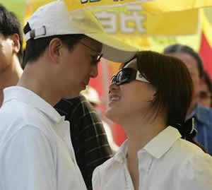 13岁的中国运动员伏明霞成为最年轻的世界冠军(历史上今天lssjt.com)